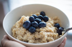 oats and blueberries-531209_640